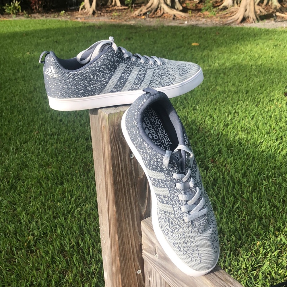 Adidas Mens Golf Shoes Size 10.5 Grey. Spikeless